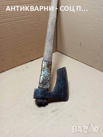 Соц Стара Ръчно Кована Селска Брадвичка Брадва Тегло 0.800кг., снимка 4 - Антикварни и старинни предмети - 51370845