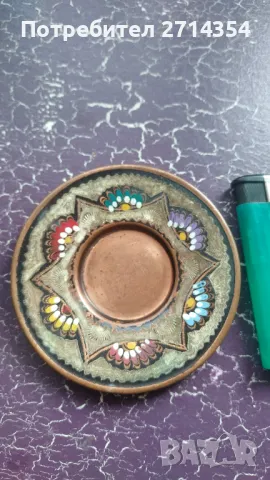 Рисувана медна чинийка , снимка 3 - Антикварни и старинни предмети - 49355562