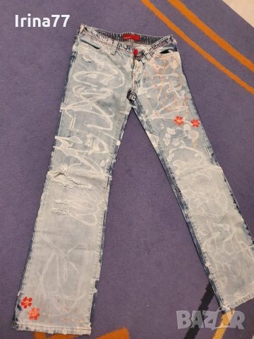 Дънки, интересен модел 