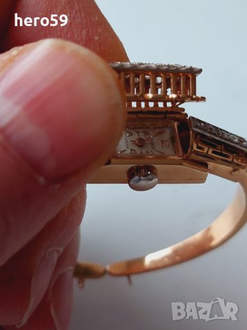 Дамскa златнa гривна-часовник 18 карата с 34 диаманта.Датира от началото на 20 век,марка Венус, снимка 12 - Гривни - 44086042