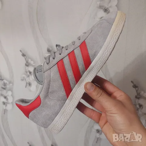 кецове   ADIDAS Gazelle Grey Red Man номер  42 2/3, снимка 13 - Кецове - 33223747