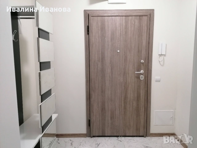 Отдава под наем