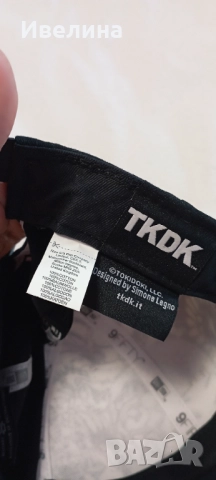 Маркова шапка с козирка, бродерия, нова, от Англия, 40 лв, снимка 2 - Шапки - 51827096