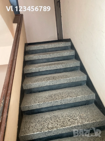 Продава се 4-стаен апартамент 158 кв.м в Центъра на Пловдив – четири изложения, два балкона, изба, снимка 2 - Апартаменти - 52378878