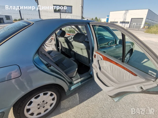 Мерцедес Бенц Е240 бензин газов инжекцион , снимка 4 - Автомобили и джипове - 51311060