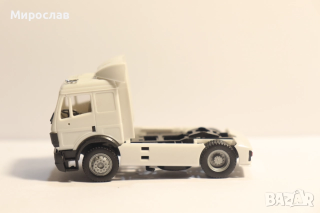 HERPA H0 1/87 MERCEDES ВЛЕКАЧ КАМИОН МОДЕЛ