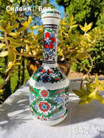 Порцеланова празна бутилка 