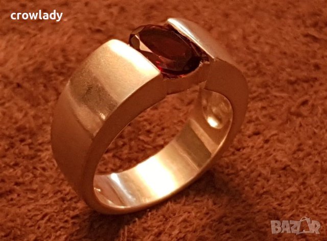 Стилен Пръстен сребърен с гранат Англия сатен сребро, снимка 3 - Пръстени - 43063858