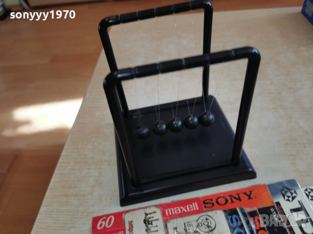 Люлката на Нютон-14Х13Х12СМ ЧЕРНО 1501261754, снимка 13 - Колекции - 53112551