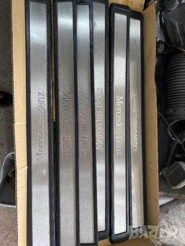 w211 лайсна праг  с лого мерцедес бенц хром никел