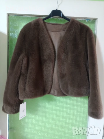 Дамско късо палто М размер