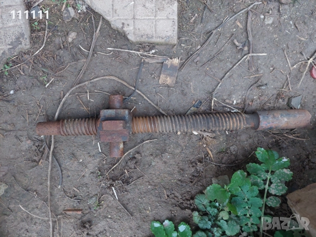 Винт голям с голяма гайка става за скоба за вадене на ризи,  лагери и за други неща , снимка 2 - Други инструменти - 52881470