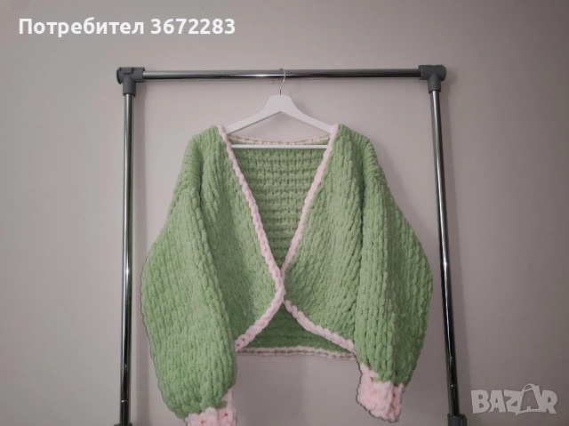 Ръчно плетена жилетка с дълъг ръкав и кант от мека прежда., снимка 2 - Жилетки - 52344560