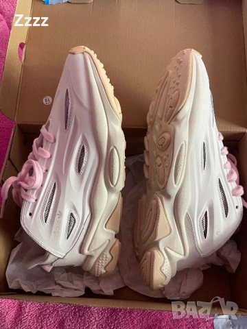 Дамски маратонки Adidas, снимка 5 - Маратонки - 53010775