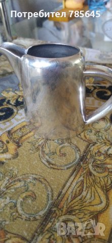 Антикварни сребърни съдове .