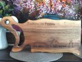 Гравирана дървена дъска от орех , снимка 1 - Подаръци за рожден ден - 32487028