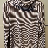 Лот от две блузи на райета- Playlife, размер S, снимка 3 - Блузи с дълъг ръкав и пуловери - 43633711