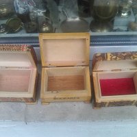 Три български оцветени и пирографирани кутии за бижута тип съндъче, снимка 2 - Други ценни предмети - 37775941