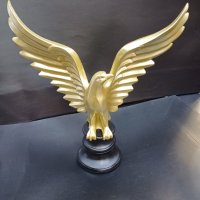 Златен орел с разперени крила висококачествен полирезин , снимка 2 - Статуетки - 43210514