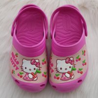 Детски крокс Hello Kitty №28, снимка 8 - Детски сандали и чехли - 39379316