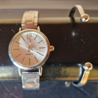 Стилен дамски часовник + гривничка, снимка 2 - Дамски - 44879952