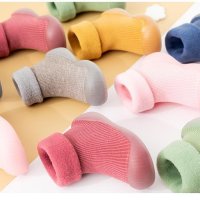 Детски топли чорапи с гумена подметка , снимка 4 - Детски боти и ботуши - 43392852