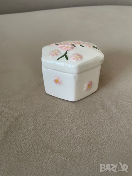 Малка керамична бижутерка, снимка 1