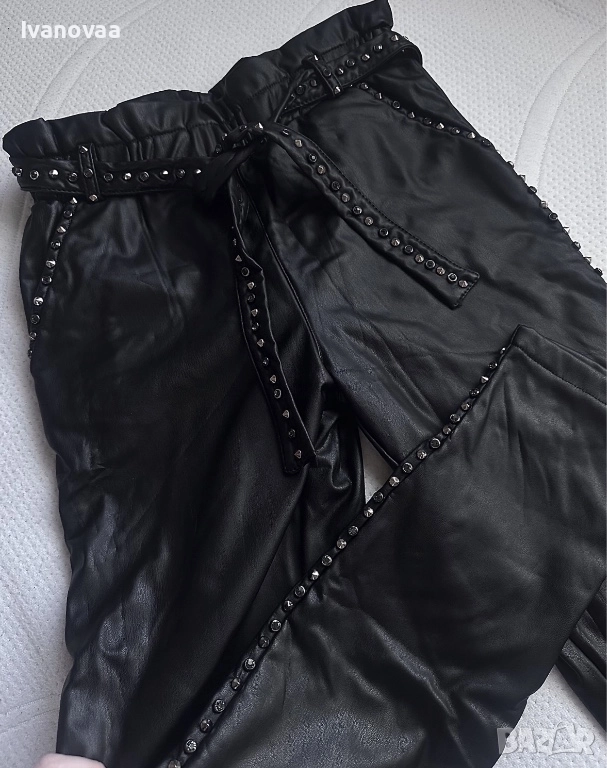 Дамски кожен панталон с капси, снимка 1