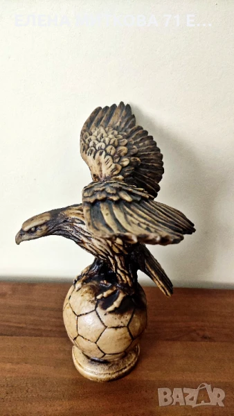 Голяма и много масивна статуетка на орел, снимка 1