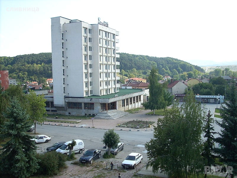 Хотелски комплекс 5100м2, на 20 минути от София , снимка 1