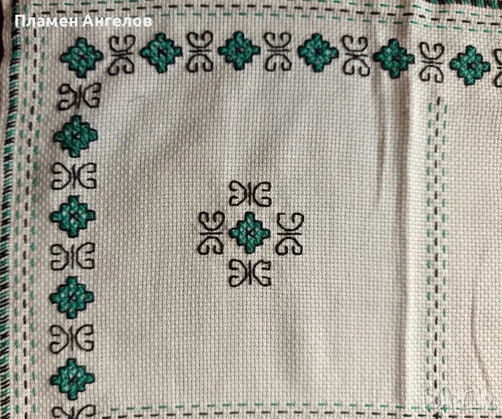 Каре-ръчно бродирано от ленена панама , снимка 1