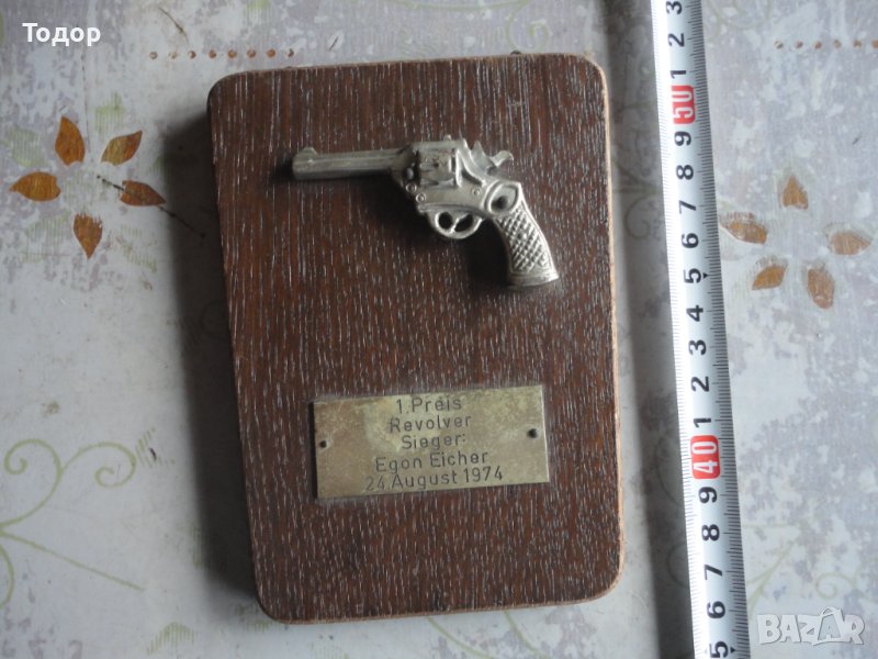 Бронзова фигура пластика Revolver Sieger, снимка 1