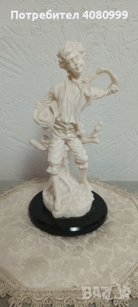 Статуя, клей, мисля "Момченце с връзка" или "Пионерче"? :), снимка 1