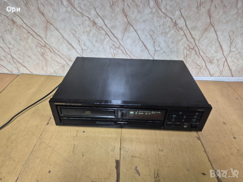 CD плеър ONKYO DX-6720, снимка 1