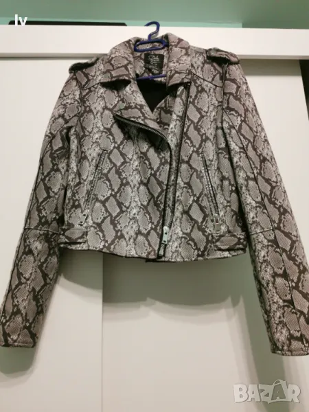 Дамско велурено яке змийски принт, снимка 1