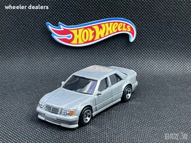 Метална количка Hot Wheels Mercedes-Benz 500E, снимка 1