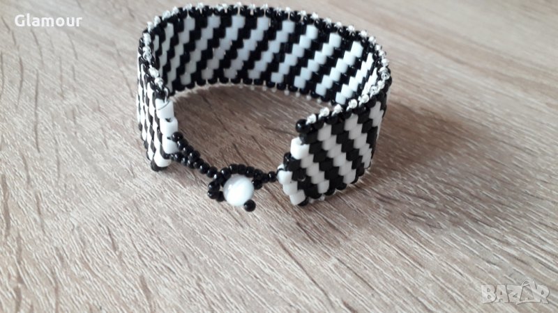 Гривна с мъниста , снимка 1