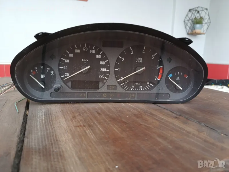 Табло уредно(километраж)за БМВ 318 Бензин 1993, снимка 1