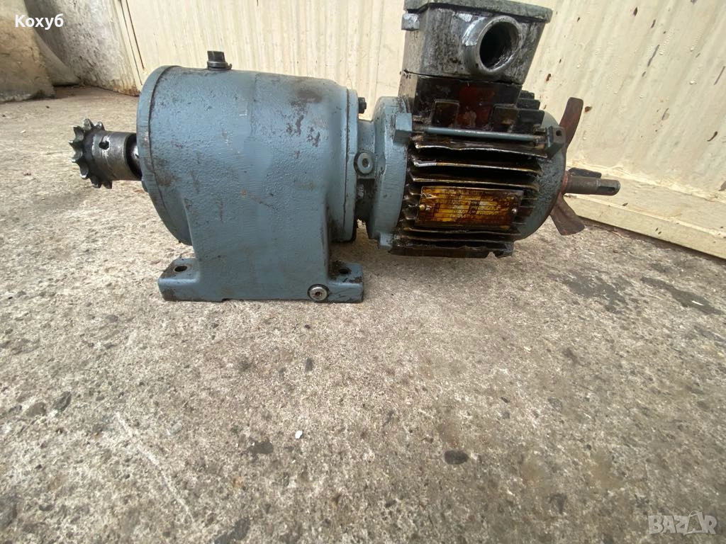 Редуктор с мотор, снимка 1