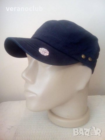 Шапки с малка козирка