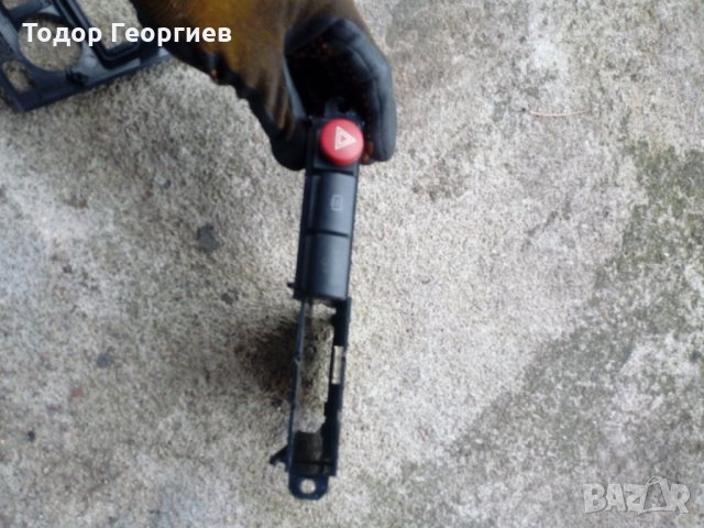 Бутон аварийни светлини от сеат ибиза 6L.