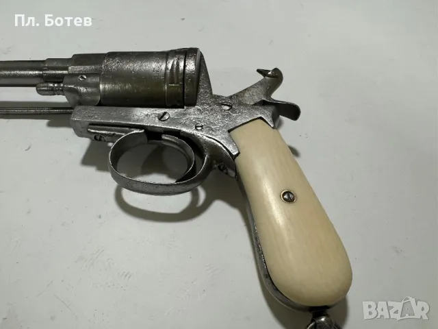 Стар и изключително рядък револвер Гасер, снимка 8 - Антикварни и старинни предмети - 48031490