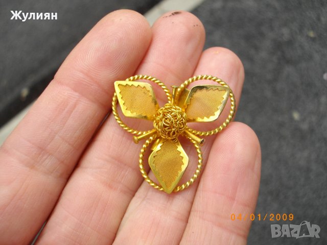 СТАРА БРОШКА