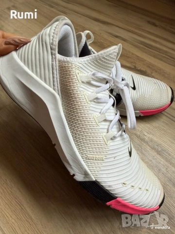 Оригинални дамски маратонки Nike WMNS AIR ZOOM ELEVATE! 39 н, снимка 2 - Маратонки - 51894773