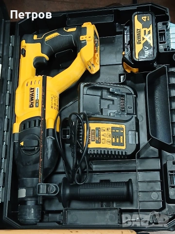 Акумулаторен перфоратор DEWALT DCH133NT, снимка 3 - Други инструменти - 53428050