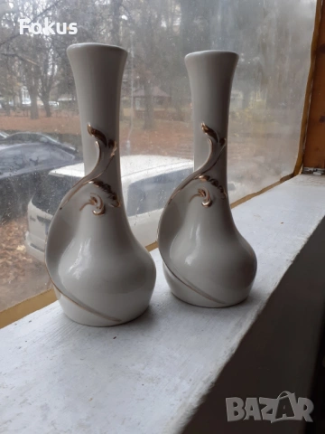 Чифт прекрасни вази със златен кант Capodimonte порцелан