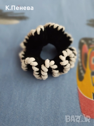 Плетени скрънчита , снимка 2 - Аксесоари за коса - 52129921
