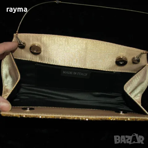 Италианска малка сатенена чанта стил клъч златист цвят , снимка 5 - Чанти - 48727748