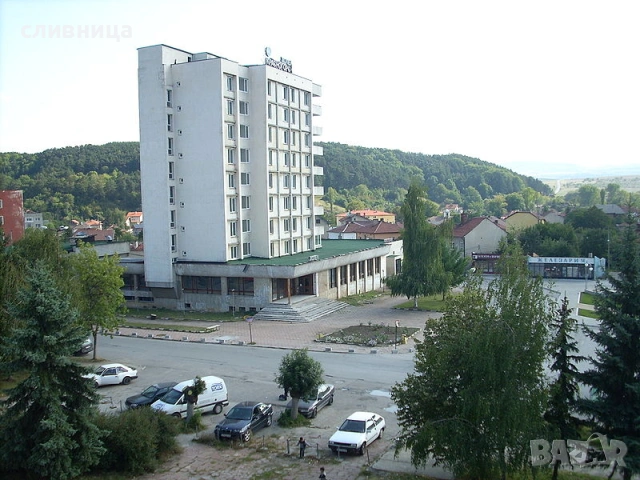 Хотелски комплекс 5100м2, на 20 минути от София 
