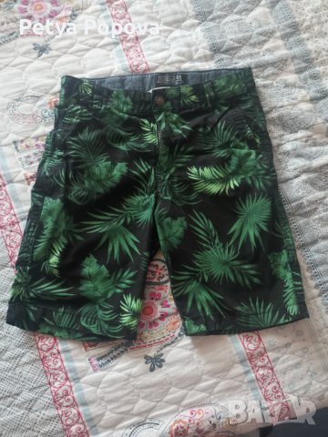 Къси панталонки за момче с шапка